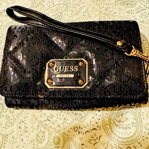 Guess wallet/wristlet
